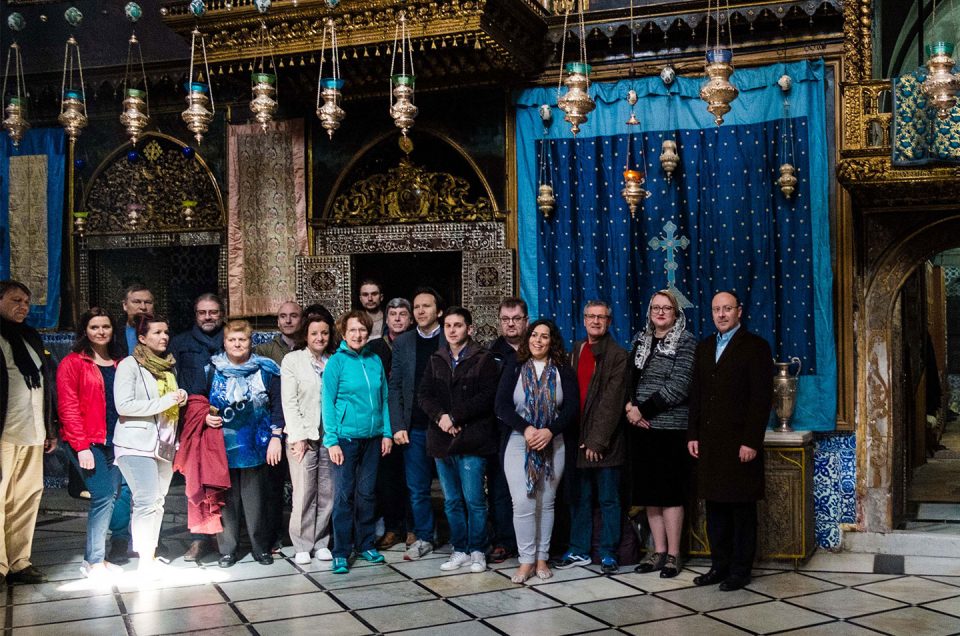 Une délégation de la Fédération visite la Cathédrale de Saint-Jacques à Jérusalem